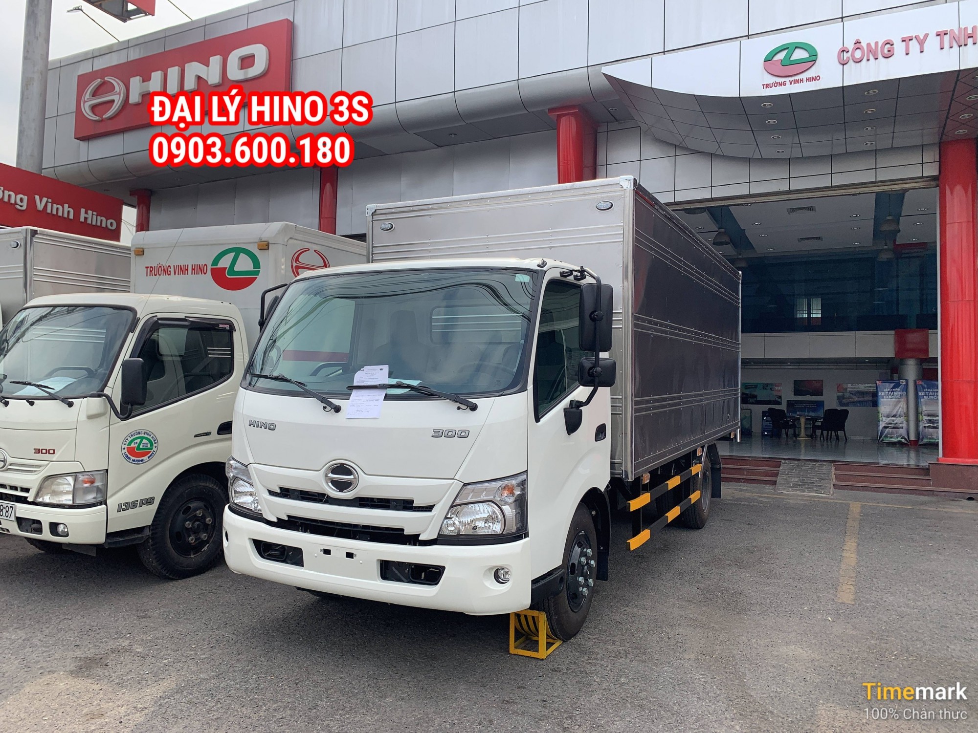 Hino 2,2 tấn Thùng Kín XZU710L